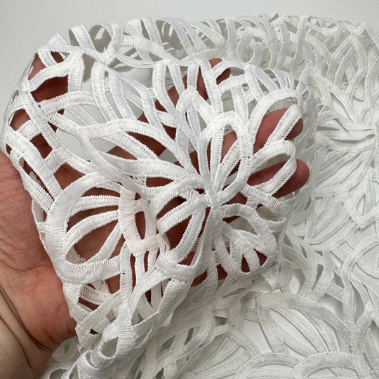 Walking The Path Together - Polyester Blend Woven - White Floral - 0.5M Bundle