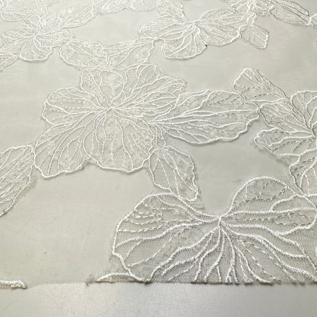 Turning A New Leaf - Embroidered Poly Woven - White Floral - 0.95M Bundle