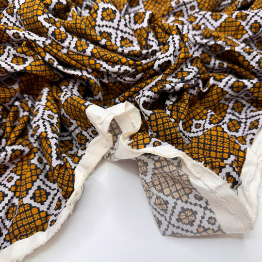 Poultry-geist - Twill Weave Cotton/Bamboo Woven - Beige/Grey Geometric - 1M Bundle