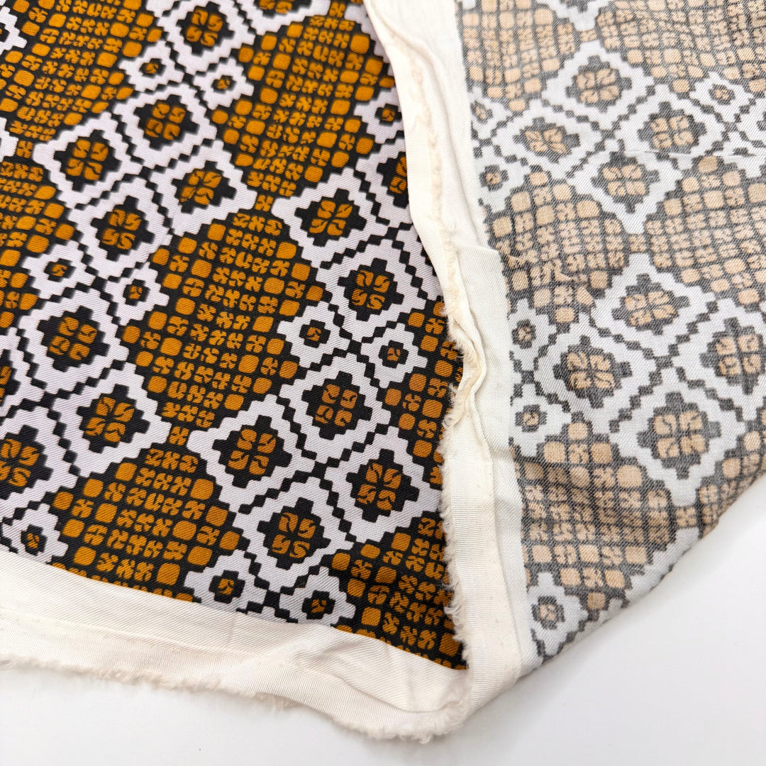 Poultry-geist - Twill Weave Cotton/Bamboo Woven - Beige/Grey Geometric - 1M Bundle