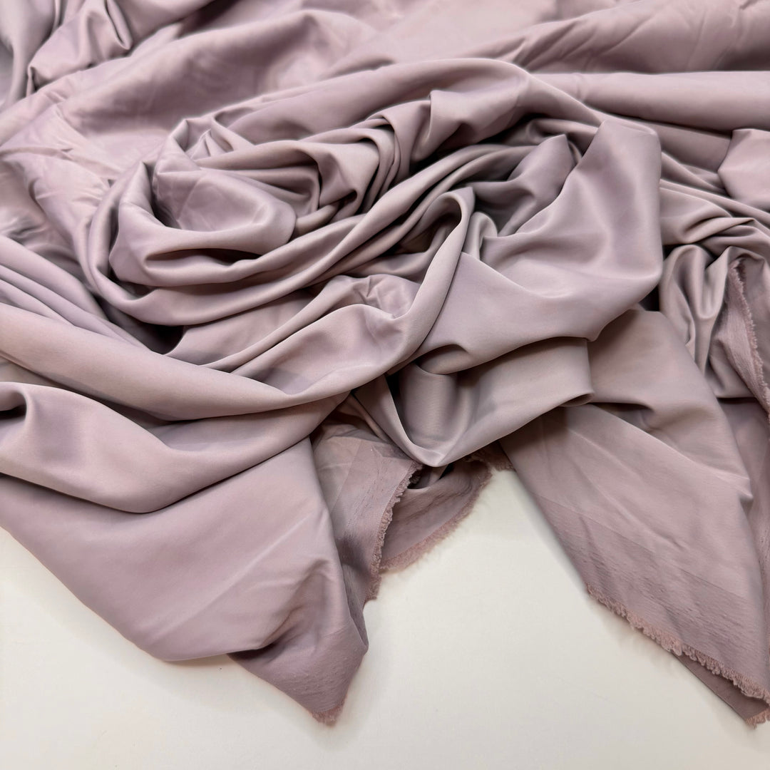 I Saw A Ghost - Reflective Coating Polyester Blend Woven - Very Light Lavender - 2.5M Bundle