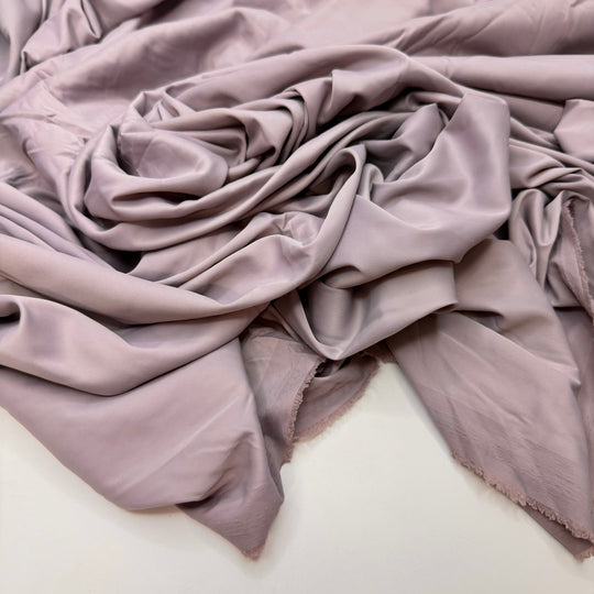 I Saw A Ghost - Reflective Coating Polyester Blend Woven - Very Light Lavender - 2.5M Bundle