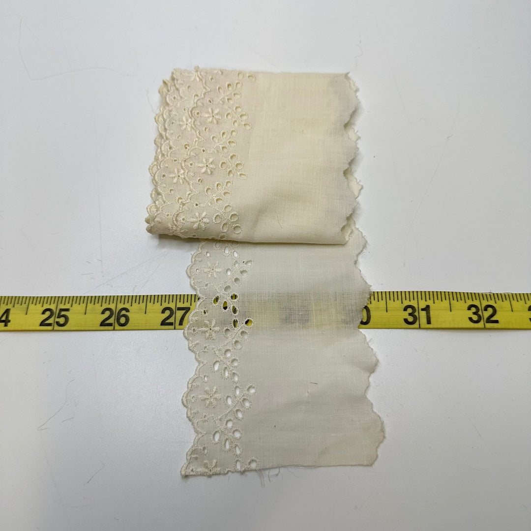 3" (76mm) Vintage Scalloped Lace Trim - White - 1.6M Bundle - True Deadstock supplies Fabric by private - Sustainable Textile | FABCYCLE
