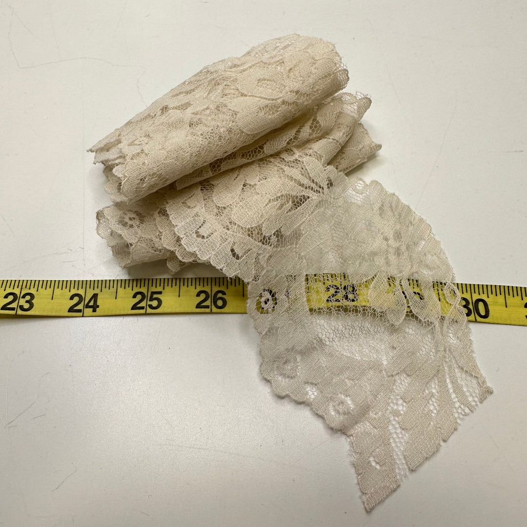 3 ½" (89mm) Scalloped Lace Trim - Light Cream - 1.65M Bundle - True Deadstock supplies Fabric by private - Sustainable Textile | FABCYCLE