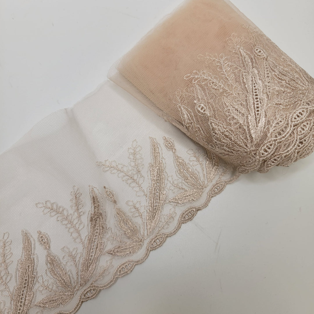 5" (127mm) Vintage/Embroidered Scalloped Mesh Lace Trim - Ballet Pink - 4.15M Bundle - True Deadstock supplies Fabric by private - Sustainable Textile | FABCYCLE