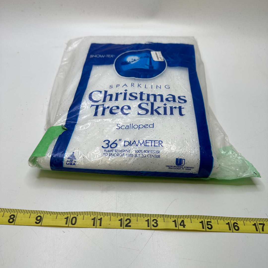 Scalloped Tree Skirt - White - Individual - FABCYCLE Deadstock and Sustainble Fabrics and Sewing Supplies