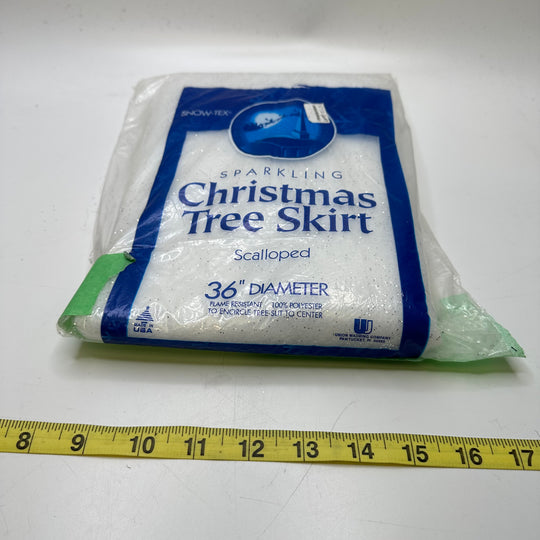 Scalloped Tree Skirt - White - Individual - FABCYCLE Deadstock and Sustainble Fabrics and Sewing Supplies
