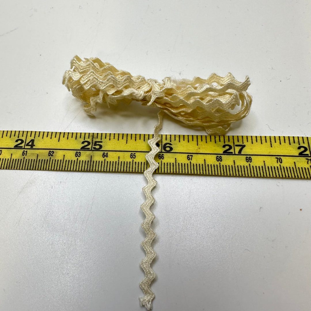 ¼" (6mm) Ricrac Trim - Cream - 1.6M Bundle - True Deadstock supplies Fabric by private - Sustainable Textile | FABCYCLE