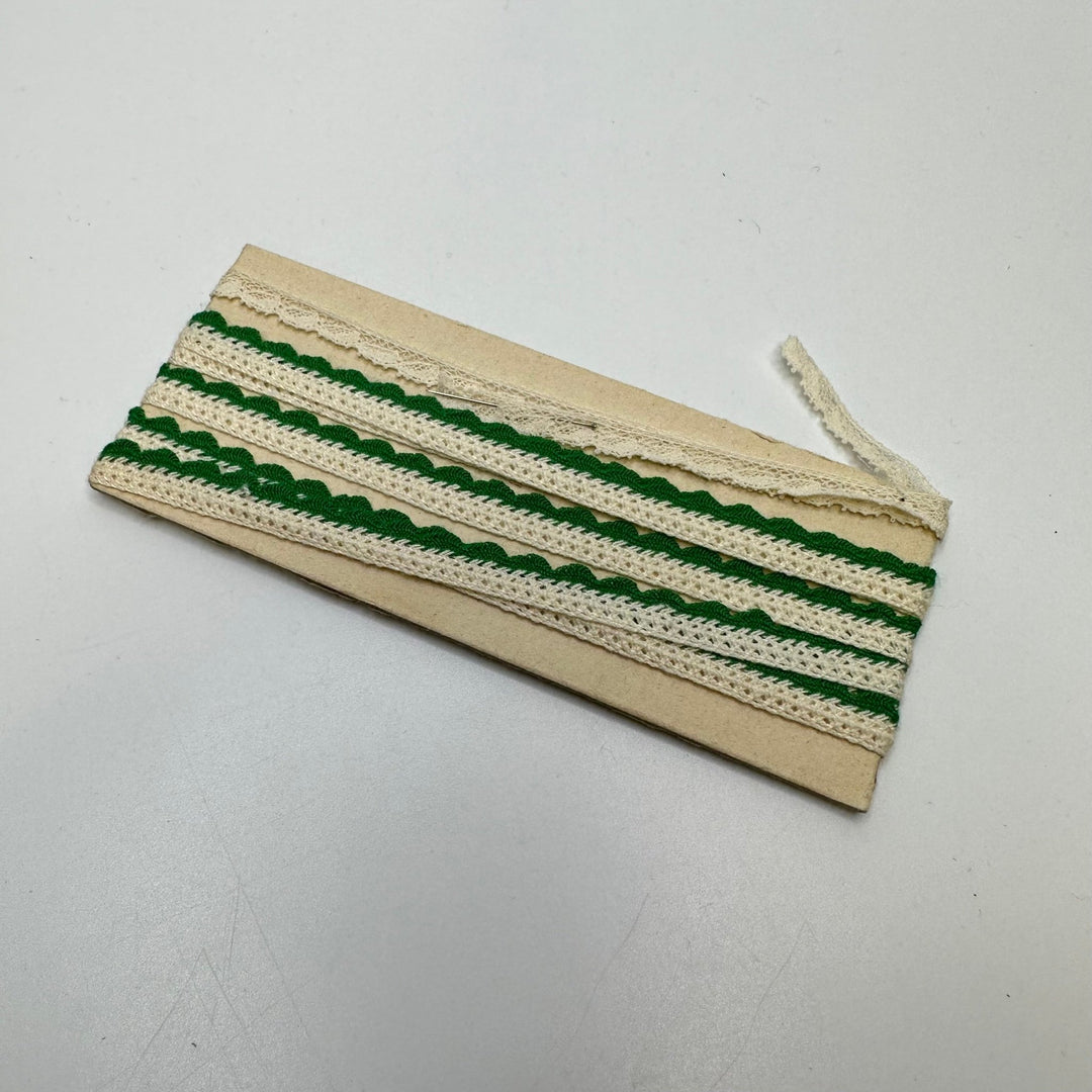 ¼" (6mm) Vintage Scalloped Tape Trim - White/Green - 1.45M Bundle - True Deadstock supplies Fabric by private - Sustainable Textile | FABCYCLE