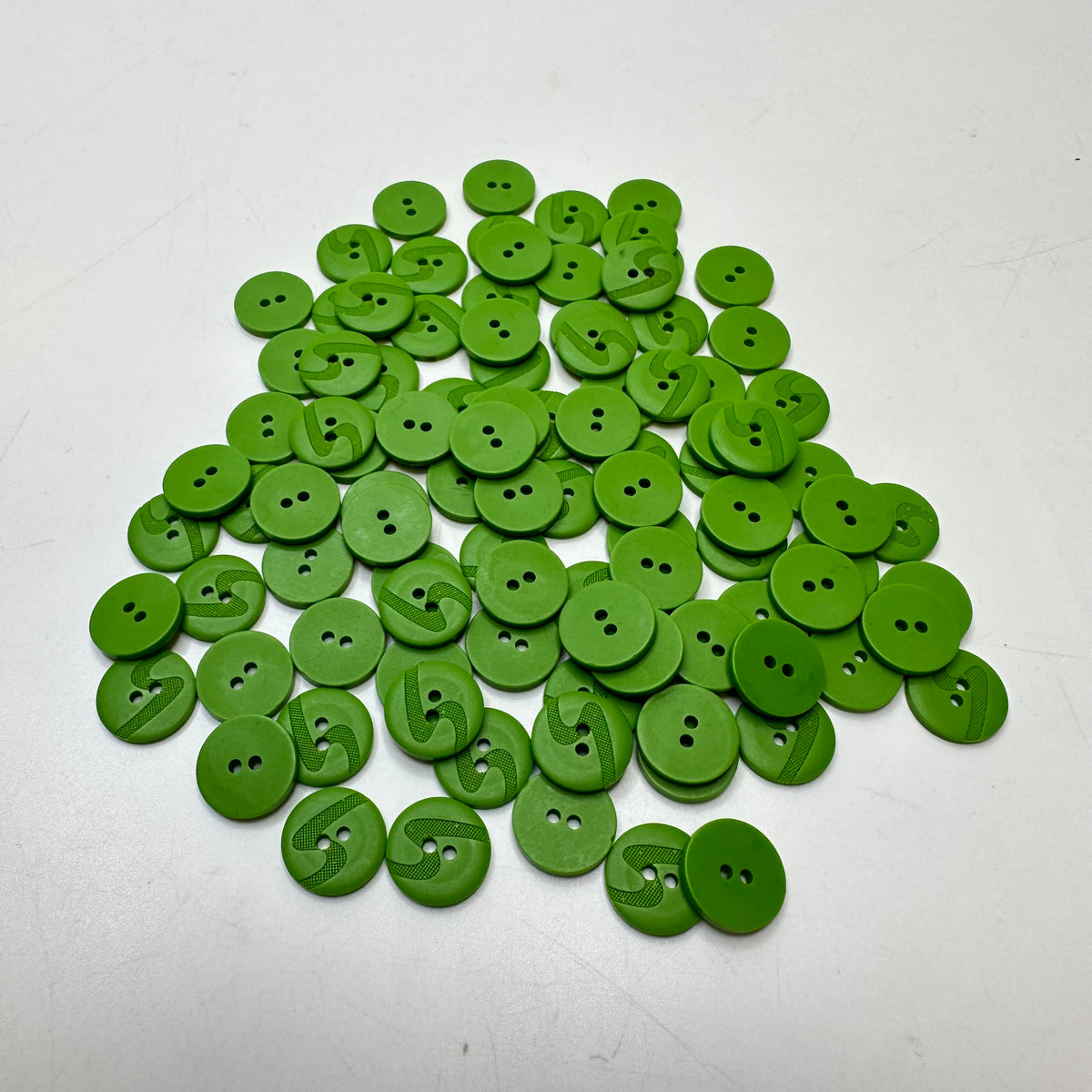 2 Hole Button - 10MM Plastic - Light Green - 100 Pack