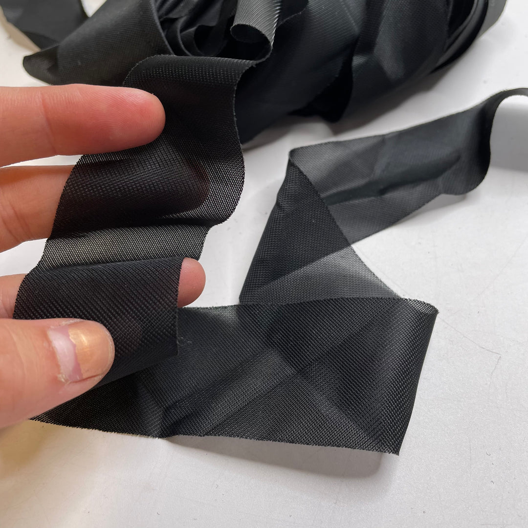 1 ½" Continuous Woven Bias Tape - Black - 10M Bundle