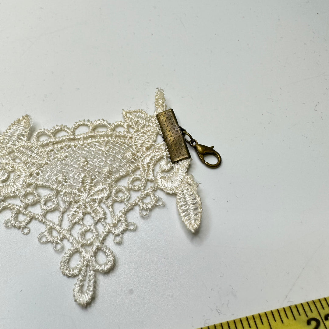 Lace Choker Necklace Costume Jewelry - Cream/Silver - Individual