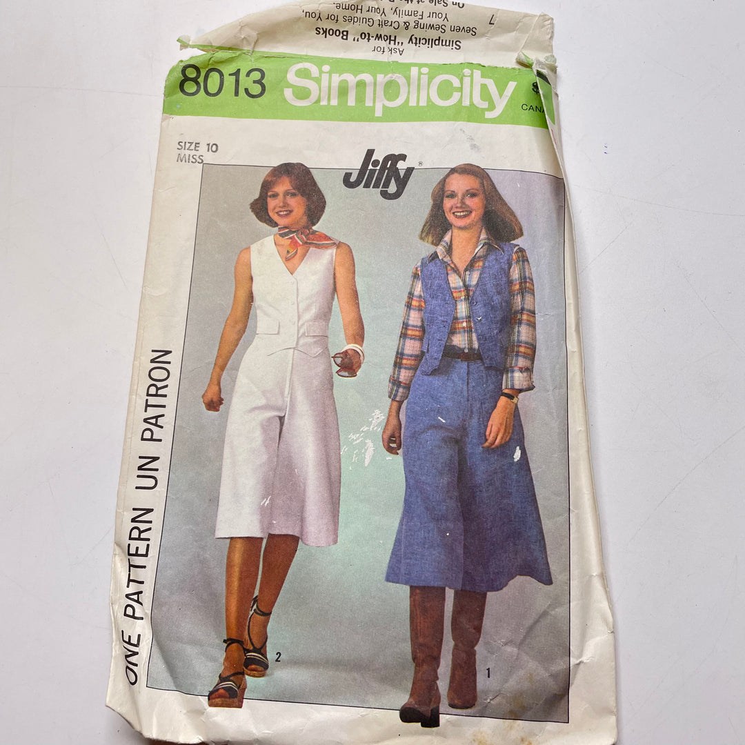 Sewing Pattern - Womenswear - Simplicity 8013