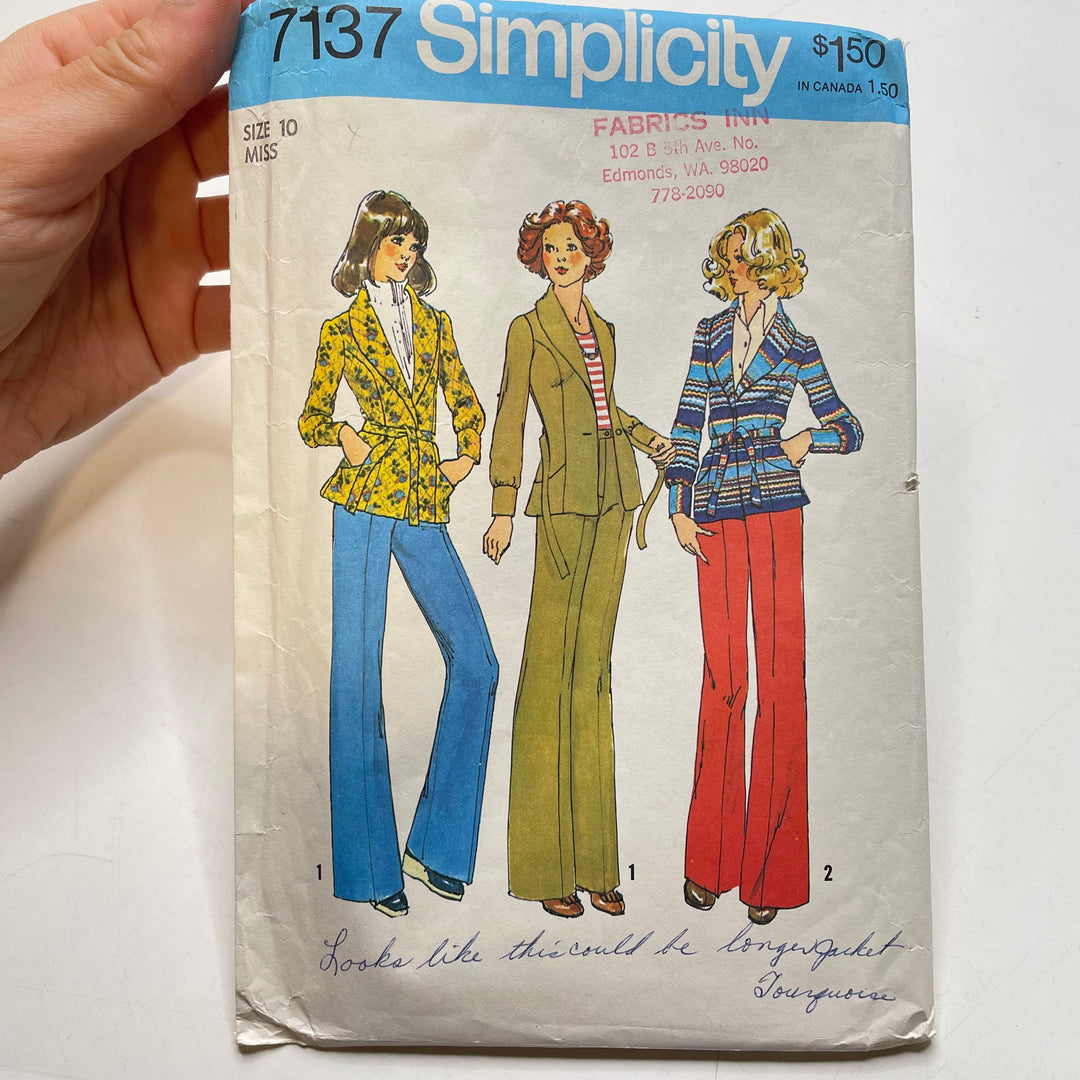 Sewing Pattern - Womenswear - Simplicity 7137