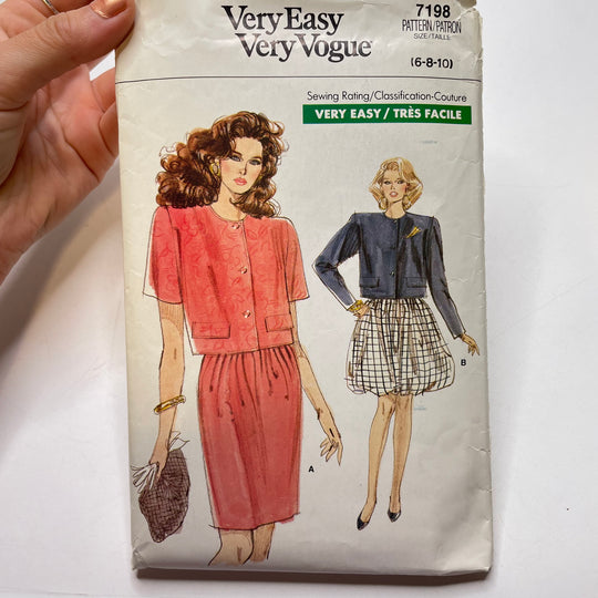 Sewing Pattern - Womenswear - Vogue 7198