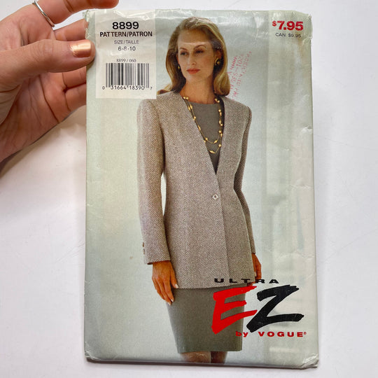 Sewing Pattern - Womenswear - Vogue 8899