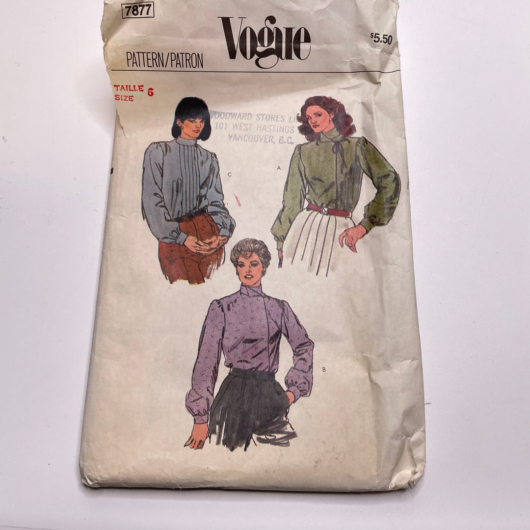 Sewing Pattern - Womenswear - Vogue 7877