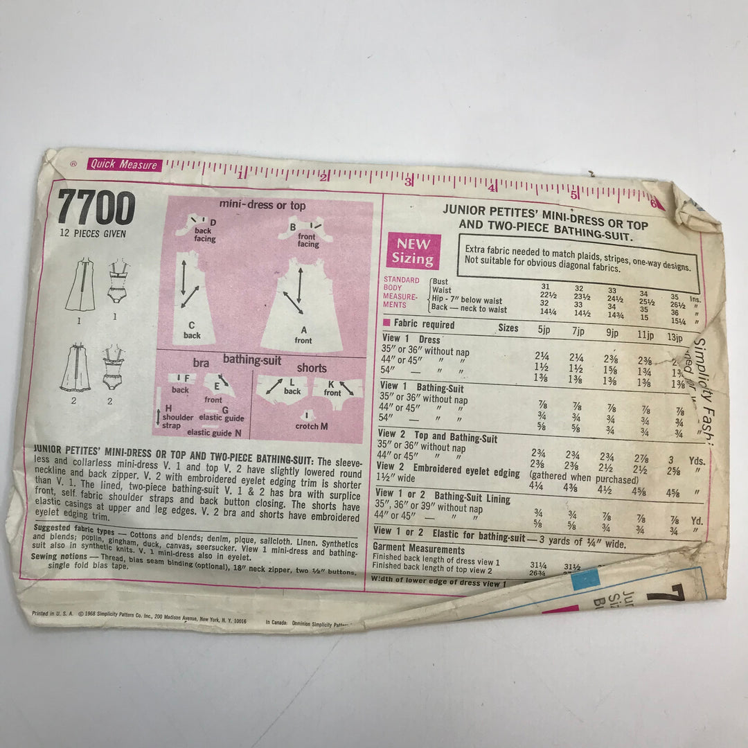 Sewing Pattern - Junior - Simplicity 7700