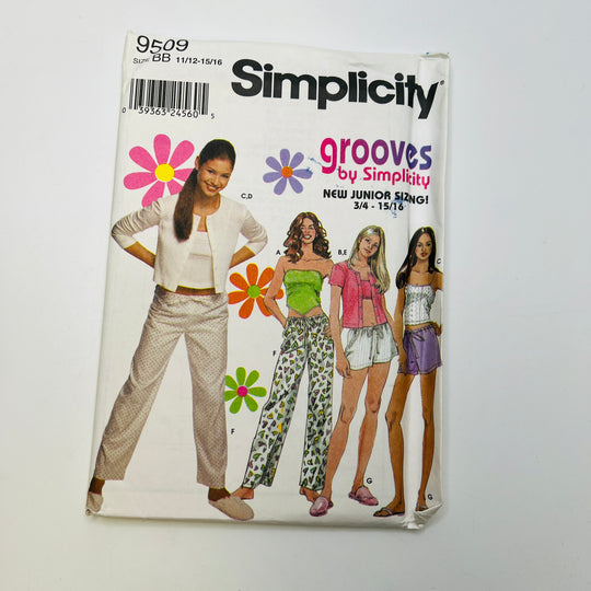 Sewing Pattern - Junior - Simplicity 9509