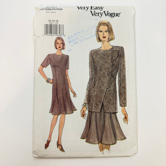 Sewing Pattern - Womenswear - Vogue 9037