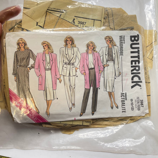 Sewing Pattern - Womenswear - Butterick 3987