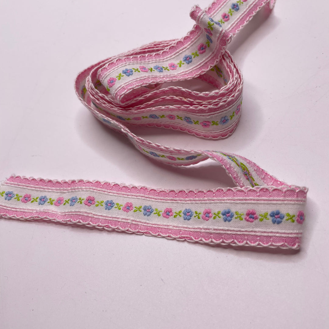 1" (25mm) Embroidered Scalloped  Tape Trim - Pink/White - 1.3M Bundle