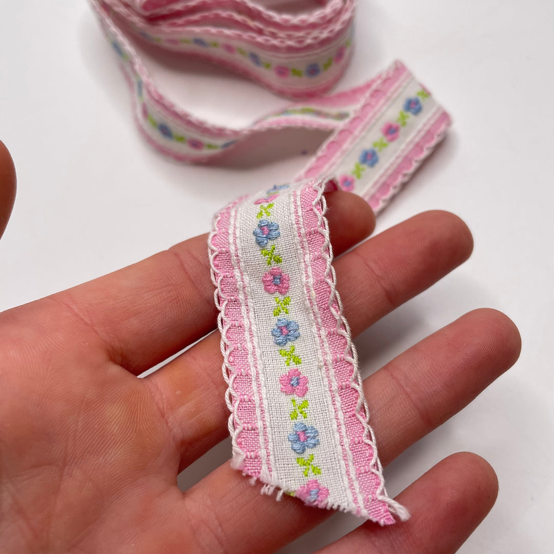 1" (25mm) Embroidered Scalloped  Tape Trim - Pink/White - 1.3M Bundle