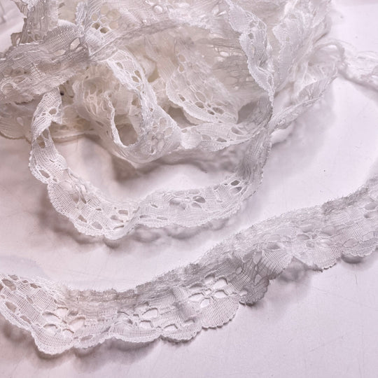 1" (25mm)  Scalloped  Lace Trim - White - 6M Bundle
