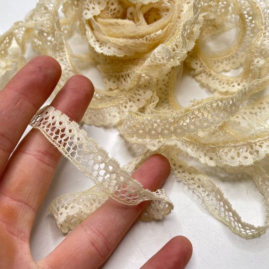 ½" (13mm)  Ruffled  Lace Trim - Cream - 5M Bundle