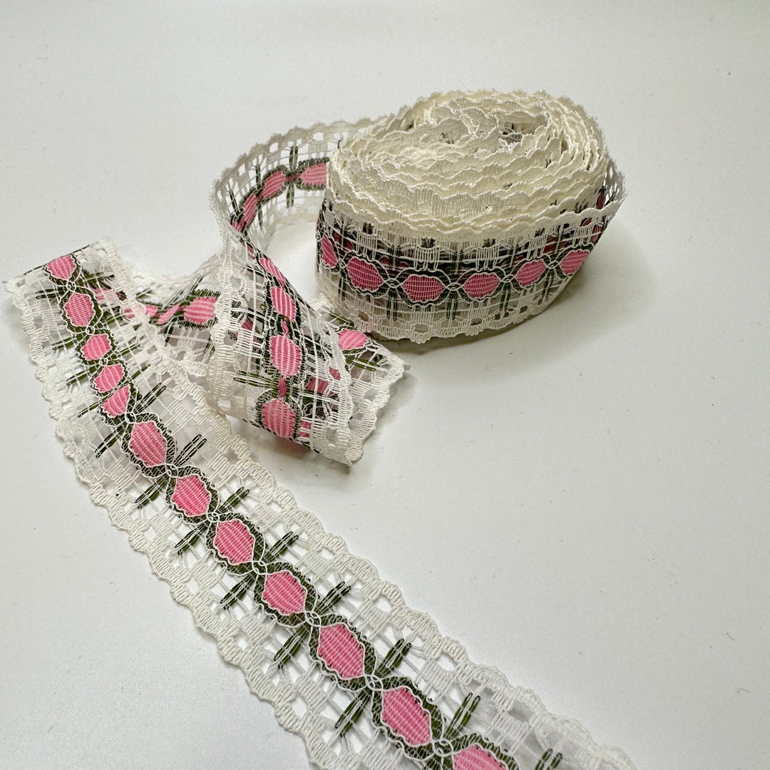 1" (25mm)  Scalloped  Lace Trim - White/Pink - 5M Bundle