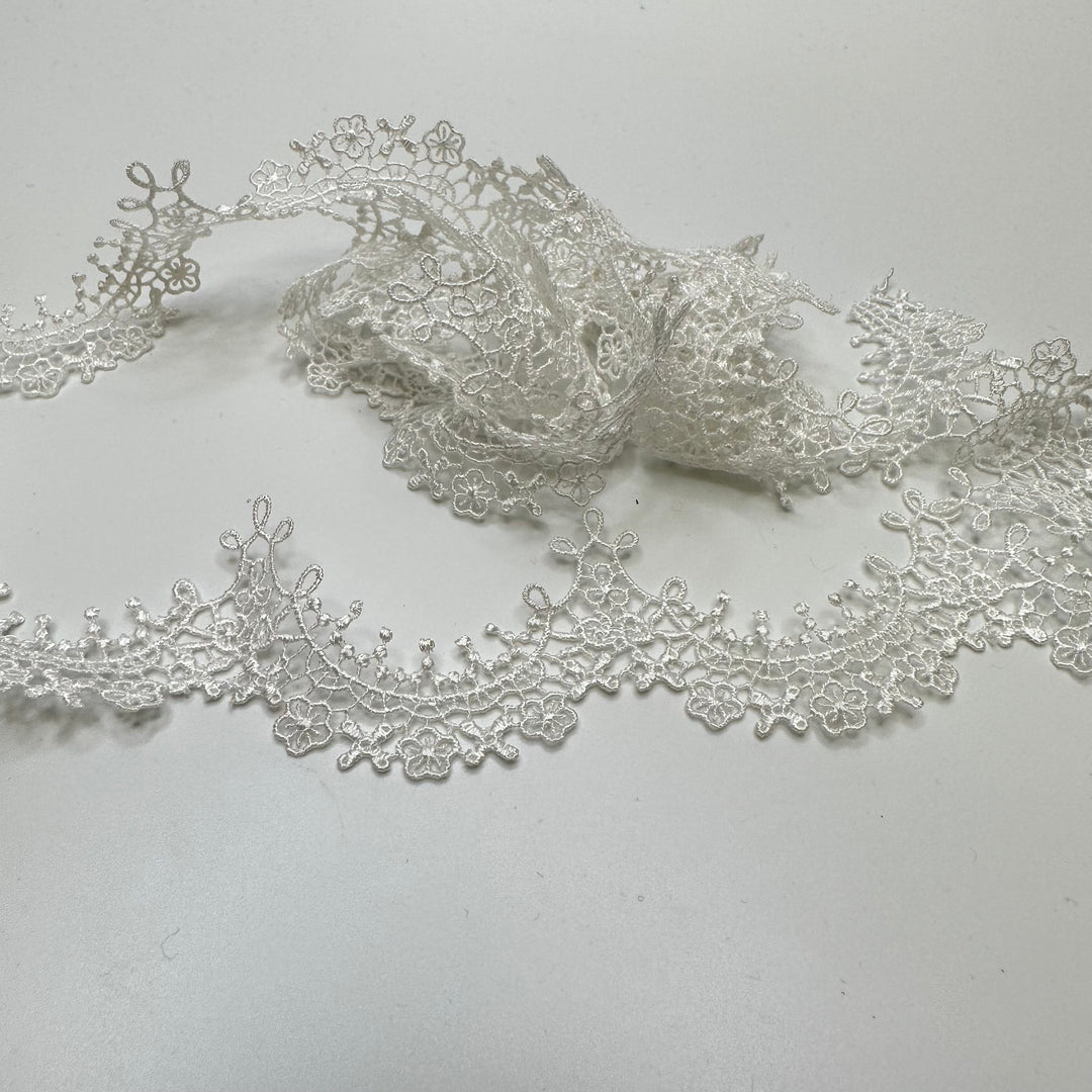 1 ¼" (32mm)  Scalloped Crochet Lace Trim - White - 1.1M Bundle