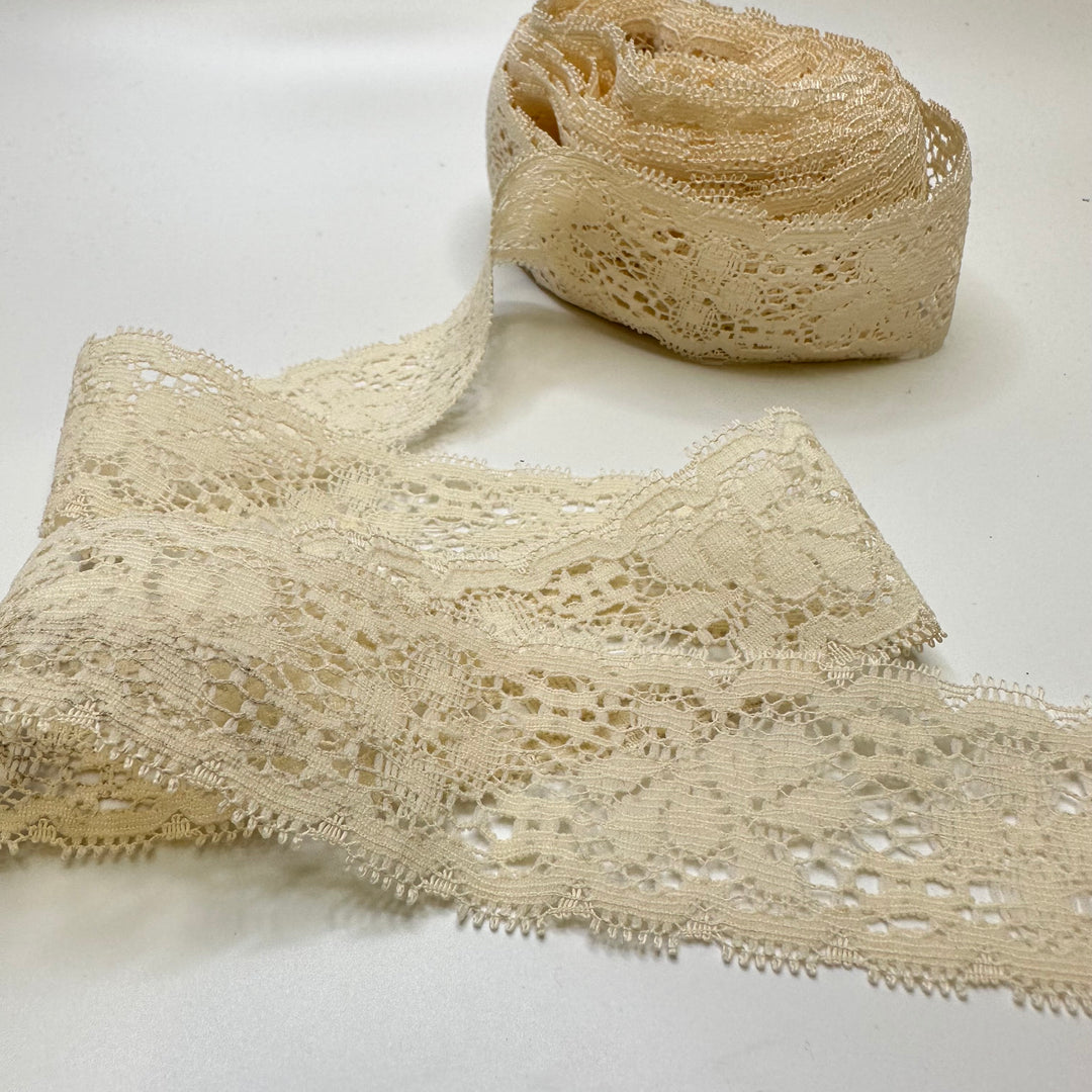 1 ¾" (44mm)  Scalloped  Lace Trim - Cream - 10M Bundle