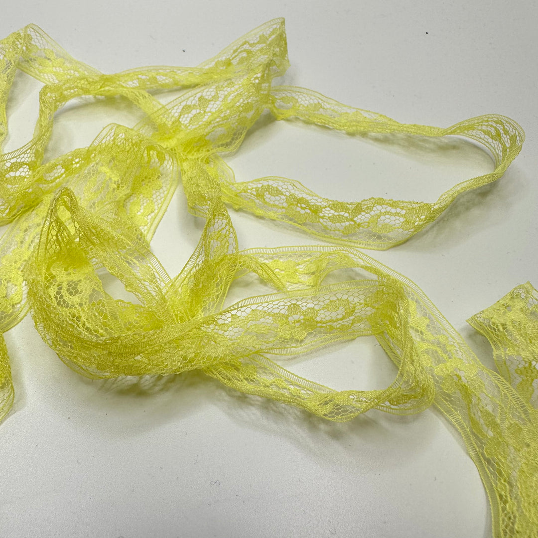 ¾" (19mm)   Lace Trim - Light Yellow - 1.85M Bundle