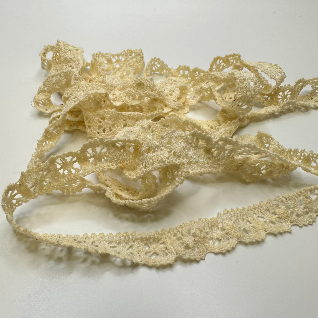 ½" (13mm) Vintage Scalloped Crochet Lace Trim - Cream - 2.9M Bundle