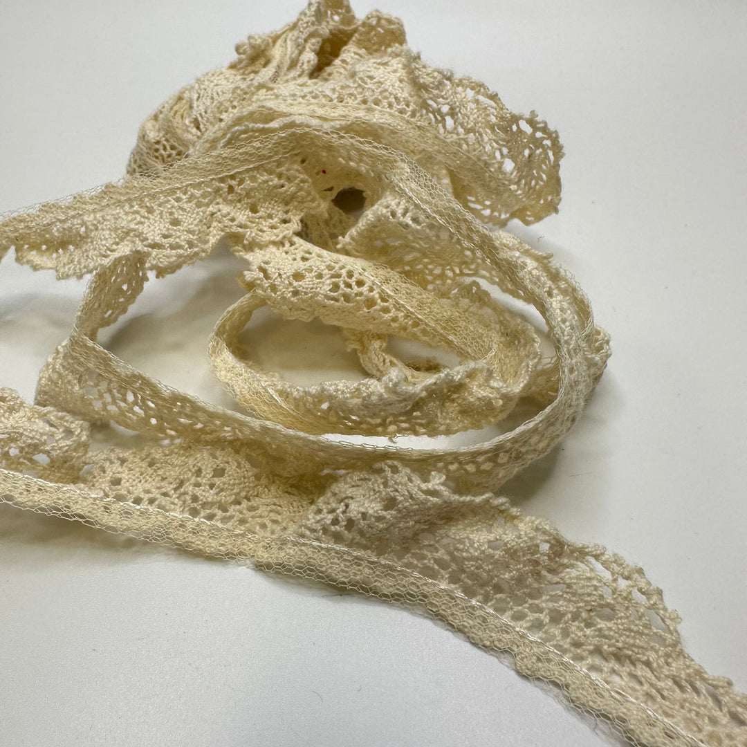 1" (25mm)  Ruffled Crochet Lace Trim - Cream - 3.6M Bundle