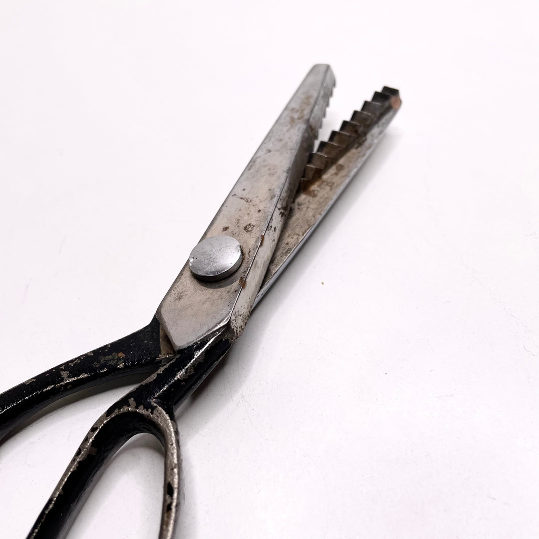 Vintage Pinking Shears Tools - Black/Silver - Individual