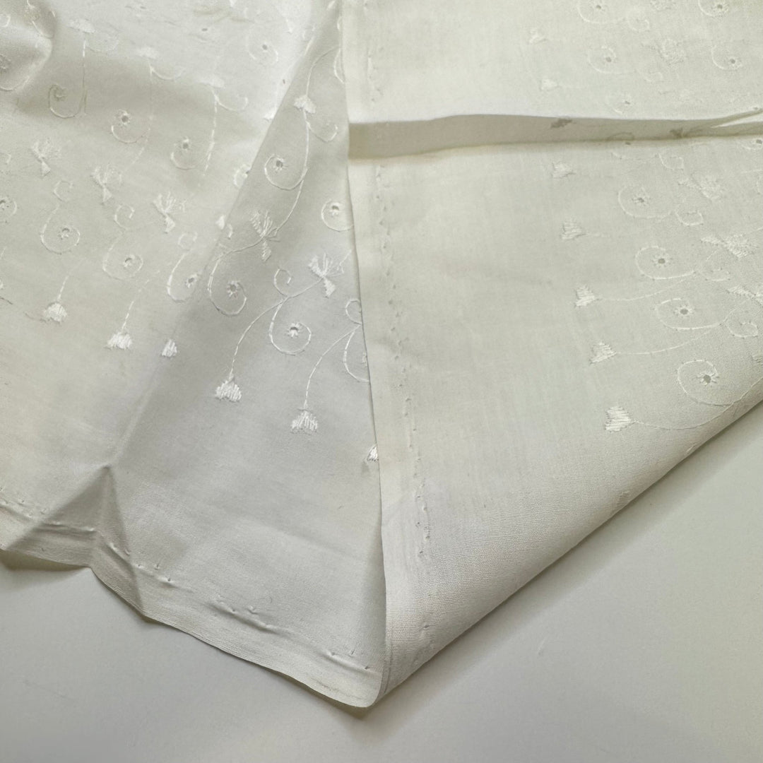 A Warm Blanket Straight From The Dryer - Embroidered Cotton/Poly Woven - White Floral - 1.85M Bundle - True Deadstock fabric Fabric by private - Sustainable Textile | FABCYCLE