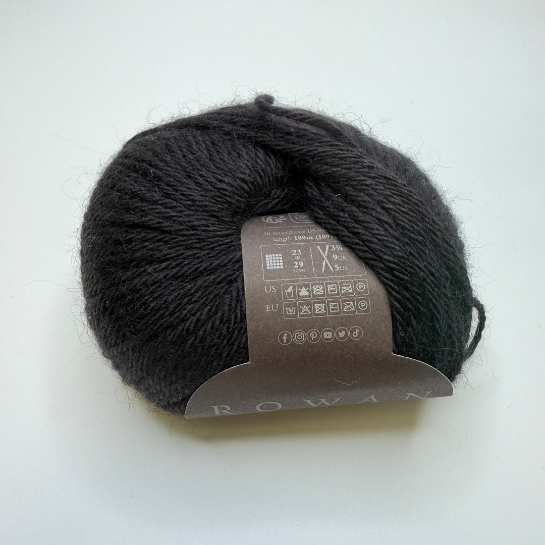 Alpaca Yarn - Black - Individual - True Deadstock supplies Fabric by private - Sustainable Textile | FABCYCLE