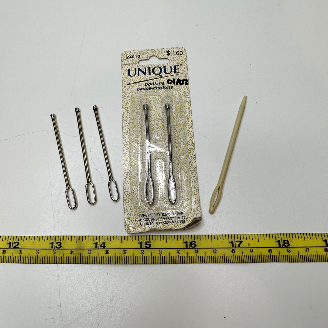 Bodkins Tools - Cream/Silver - 6 Pack - True Deadstock supplies Fabric by private - Sustainable Textile | FABCYCLE