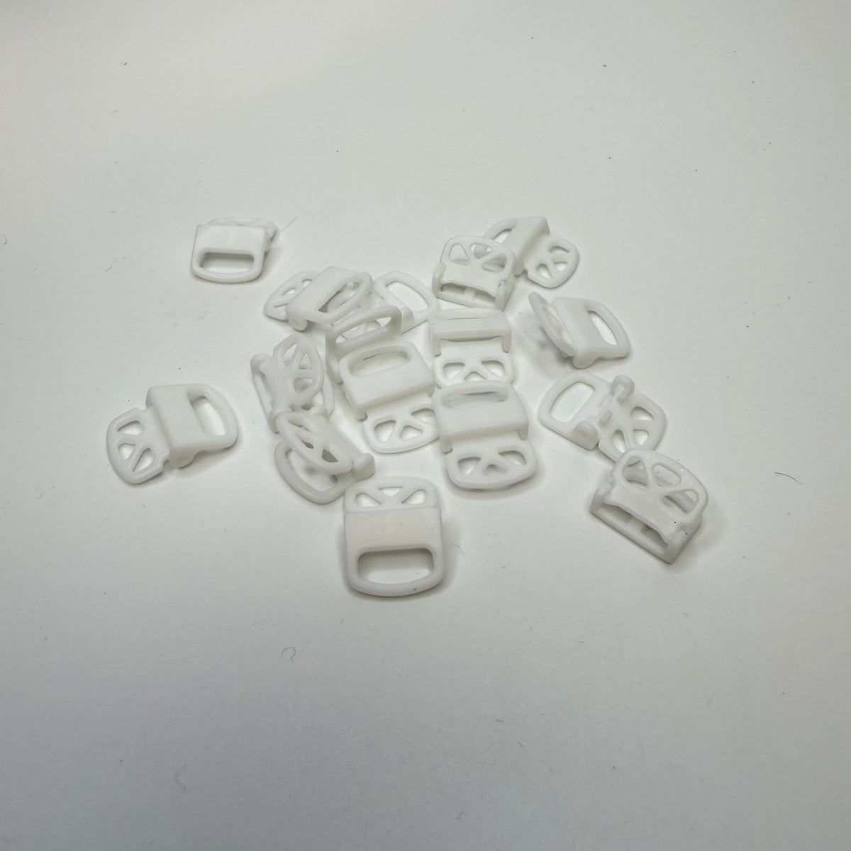 Bra Strap Clasp - 10MM Plastic - White - True Deadstock supplies Fabric by private - Sustainable Textile | FABCYCLE