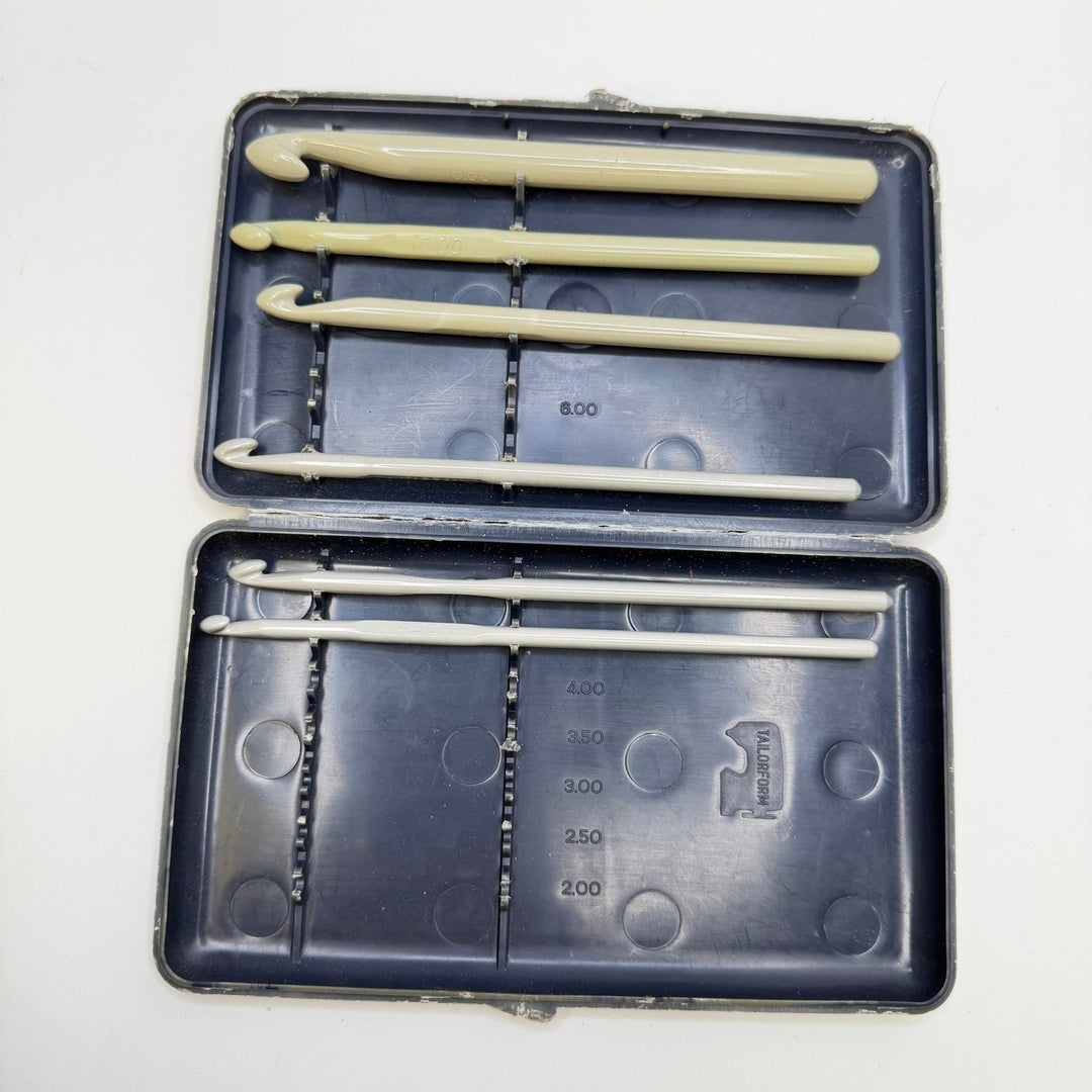 Crochet Hooks Tools - Navy/Grey - 5 Pack - True Deadstock supplies Fabric by private - Sustainable Textile | FABCYCLE