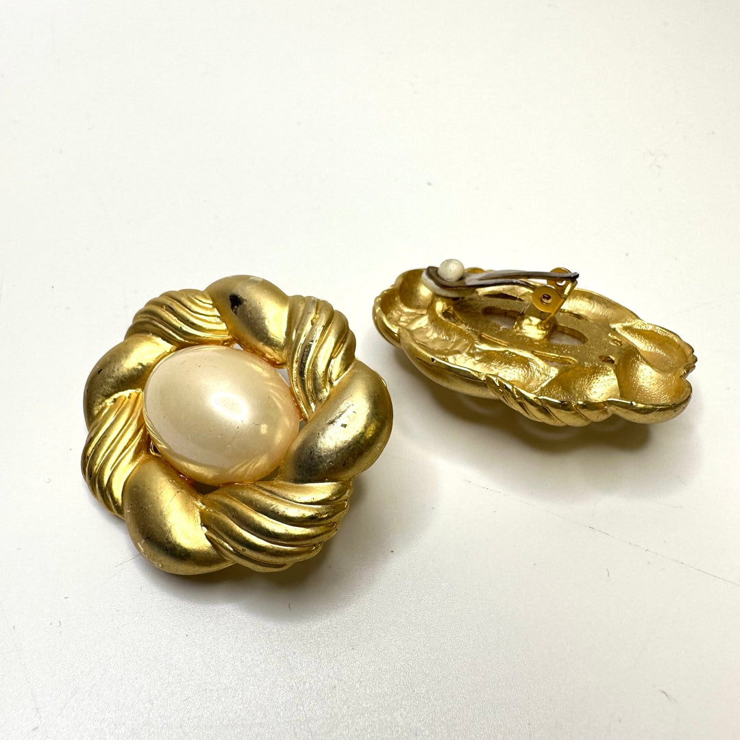 Fake Pearl Large Clip On Earrings Costume Jewelry - Cream/Gold - Individual - True Deadstock supplies Fabric by private - Sustainable Textile | FABCYCLE