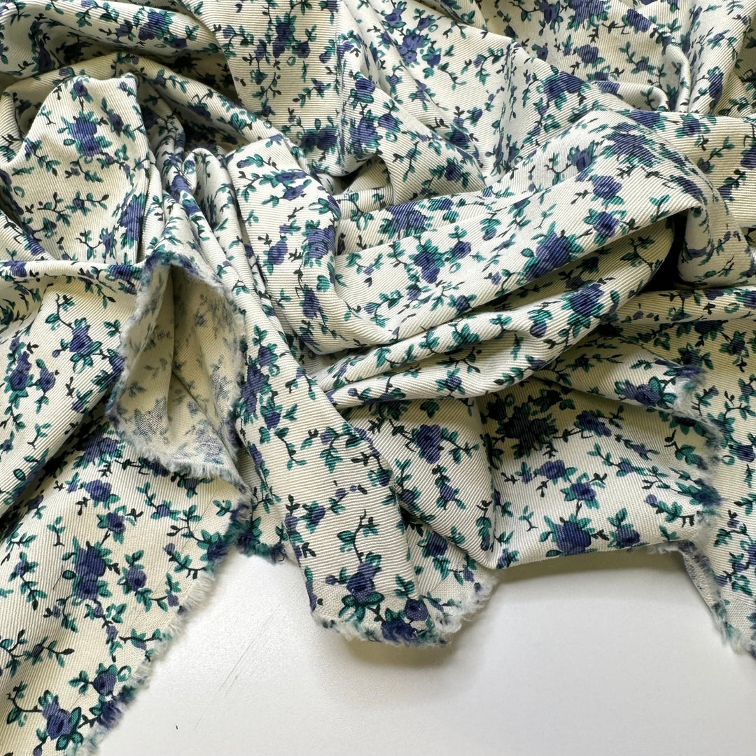 Fresh Blueberries - Twill Weave Cotton Woven - Blue/White Floral - 1.9M Bundle - True Deadstock fabric Fabric by private - Sustainable Textile | FABCYCLE