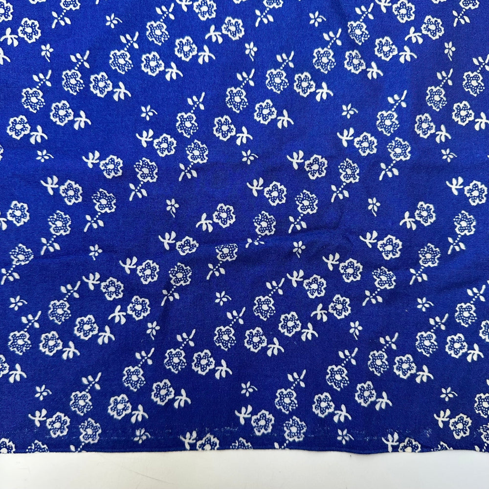 Gifts For A Gardener - Cotton Blend Woven - Dark White/Blue Floral - 2.65M Bundle - True Deadstock fabric Fabric by private - Sustainable Textile | FABCYCLE