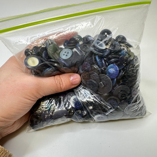 Grab Bag - 2 Hole Button - 15MM Plastic - Dark Navy/Blue - Mixed 500 Pack - True Deadstock supplies Fabric by private - Sustainable Textile | FABCYCLE