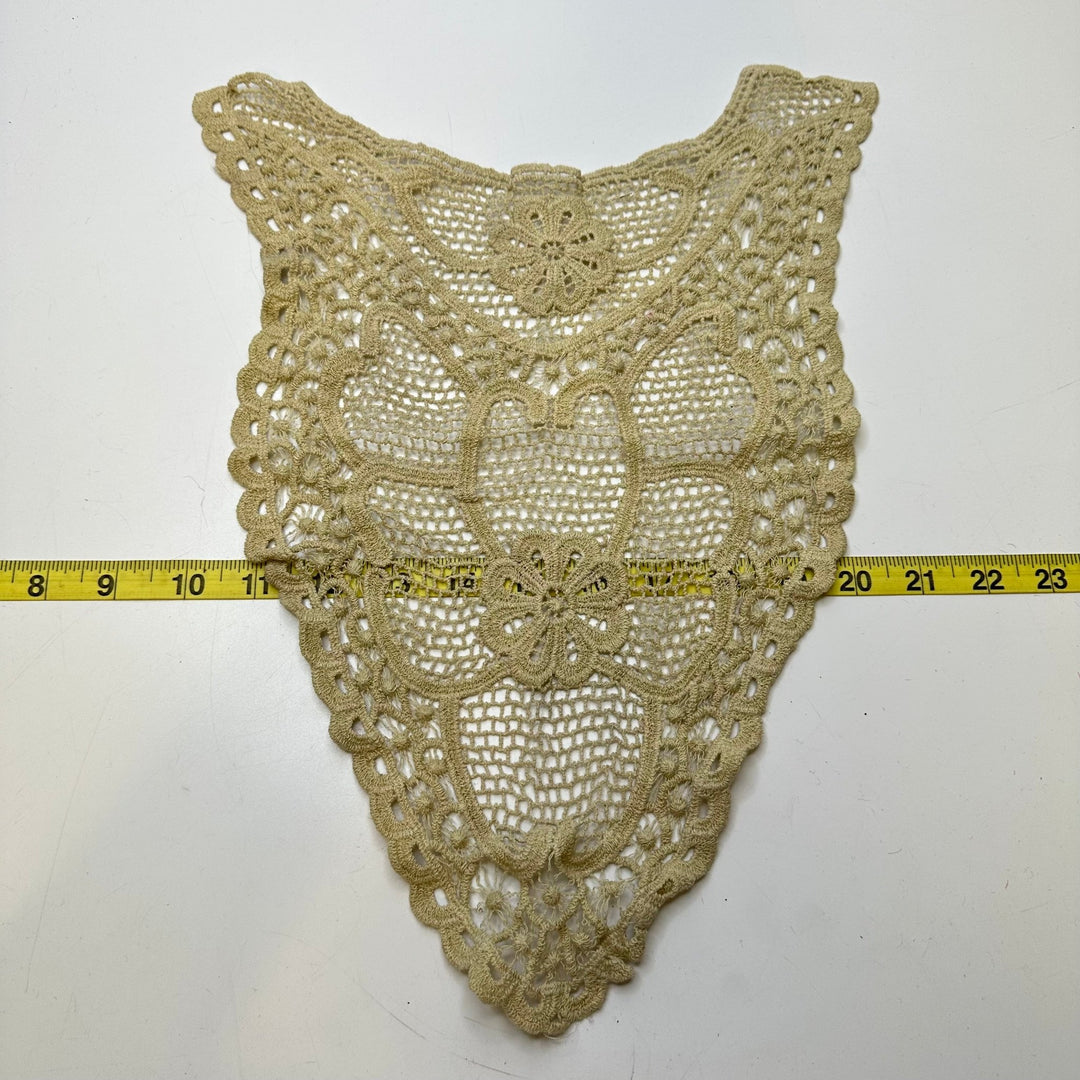 Lace Applique - Beige - Individual - True Deadstock supplies Fabric by private - Sustainable Textile | FABCYCLE
