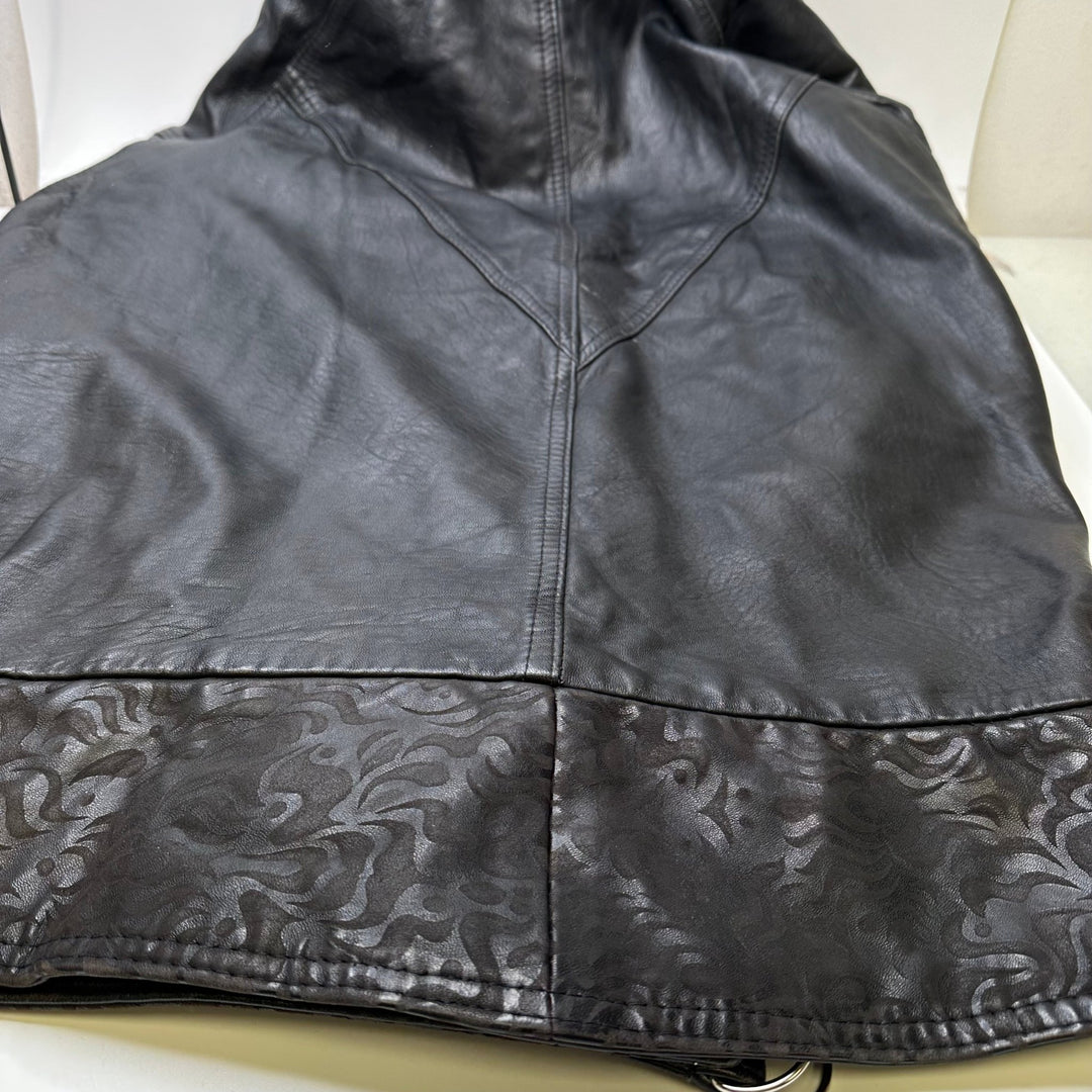 Leather Jacket Clothing - Black - Individual - True Deadstock supplies Fabric by private - Sustainable Textile | FABCYCLE