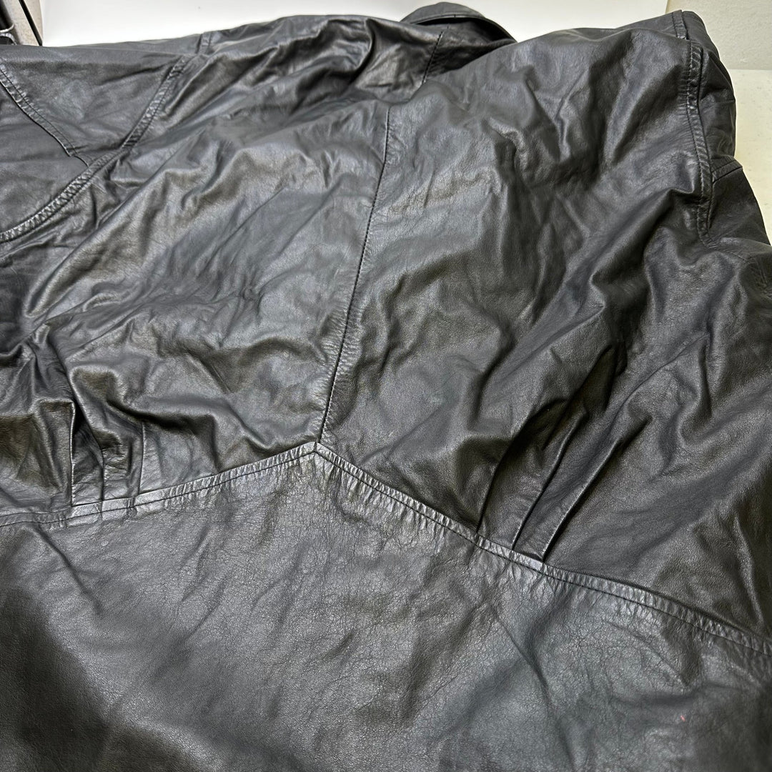 Leather Jacket Clothing - Black - Individual - True Deadstock supplies Fabric by private - Sustainable Textile | FABCYCLE