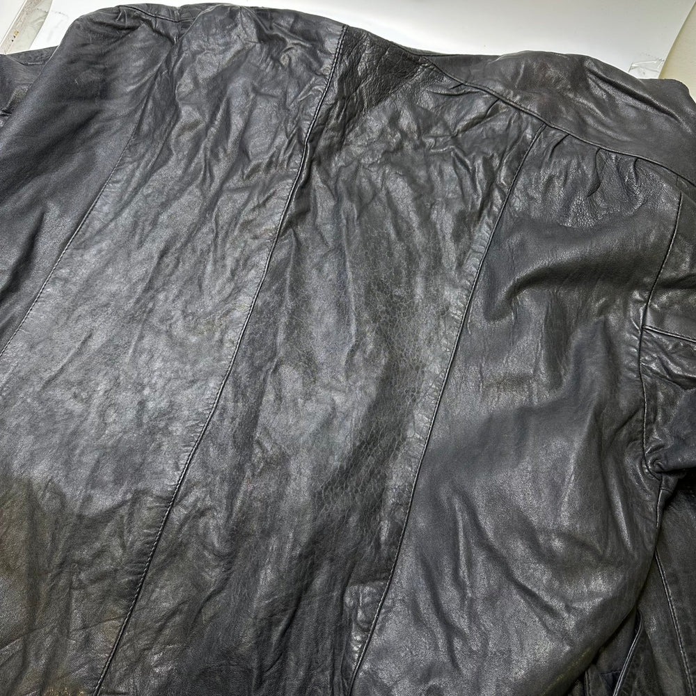 Leather Jacket Clothing - Black - Individual - True Deadstock supplies Fabric by private - Sustainable Textile | FABCYCLE