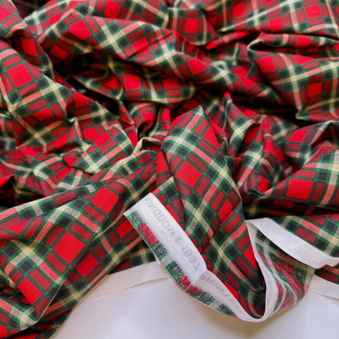 Lumberjack Exercise - Vintage Cotton Woven - Red/Green Plaid - 1.6M Bundle - True Deadstock fabric Fabric by private - Sustainable Textile | FABCYCLE